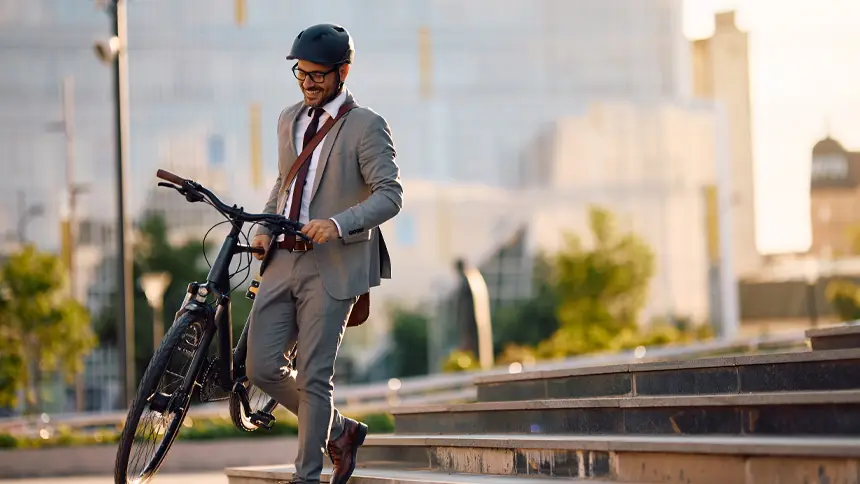 Cycling to Work in Abu Dhabi